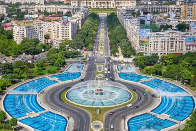 Visita guiada privada de Bucarest en monovolumen 8P - Palacio del Parlamento, Museo del Pueblo y Mansión de Ceaușescu.